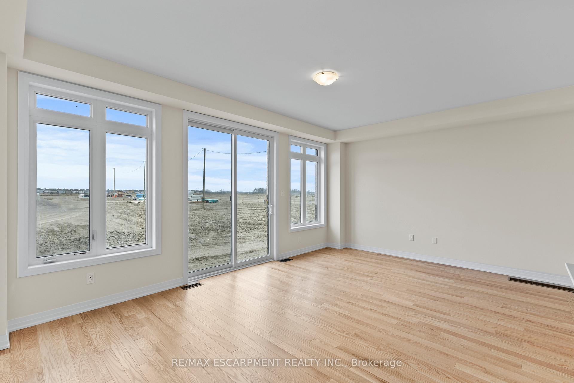 Photo 7 of 129 Alway Road, Hamilton, Binbrook — HOMEH