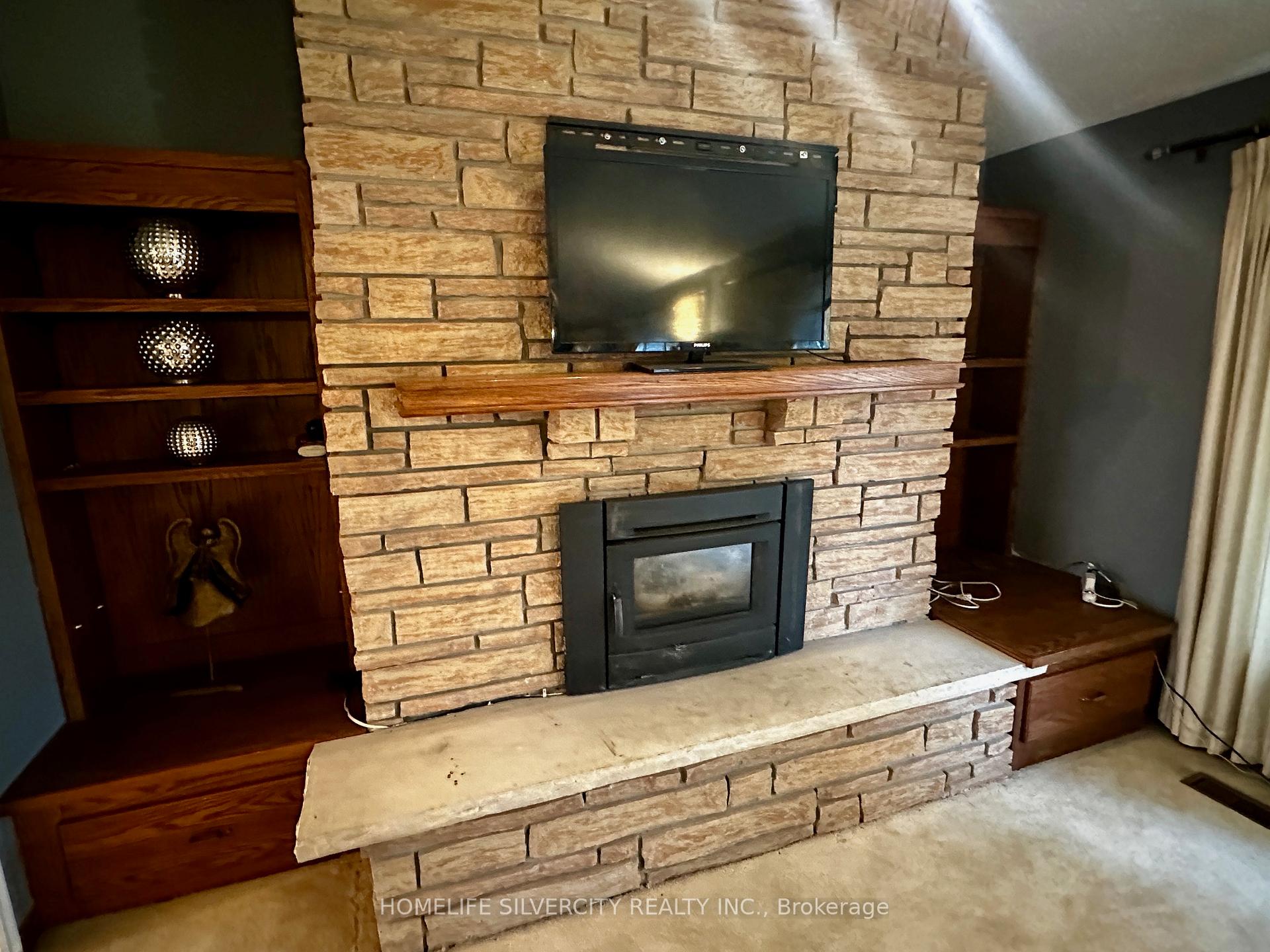 Photo 3 of 15216 Dixie Road, Caledon, Rural Caledon — HOMEH