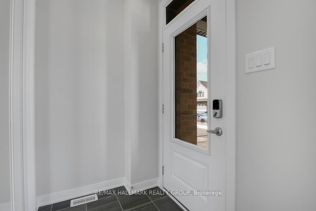 Photo 7 of 163 Conservancy Drive, Ottawa, Barrhaven - Heritage Park — HOMEH