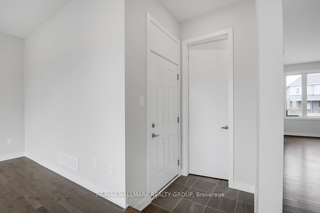 Photo 11 of 163 Conservancy Drive, Ottawa, Barrhaven - Heritage Park — HOMEH