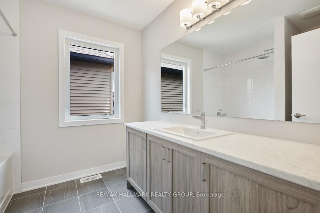 Photo 14 of 163 Conservancy Drive, Ottawa, Barrhaven - Heritage Park — HOMEH