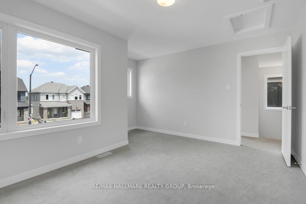 Photo 15 of 163 Conservancy Drive, Ottawa, Barrhaven - Heritage Park — HOMEH