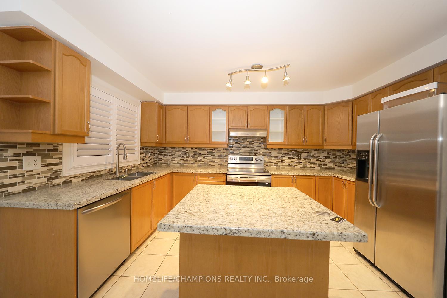Photo 3 of 17 Coyle Street, Ajax, Northeast Ajax — HOMEH