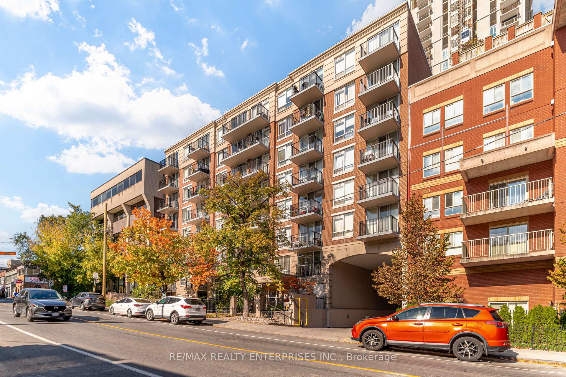 Front of Unit 707, 260 Merton Street