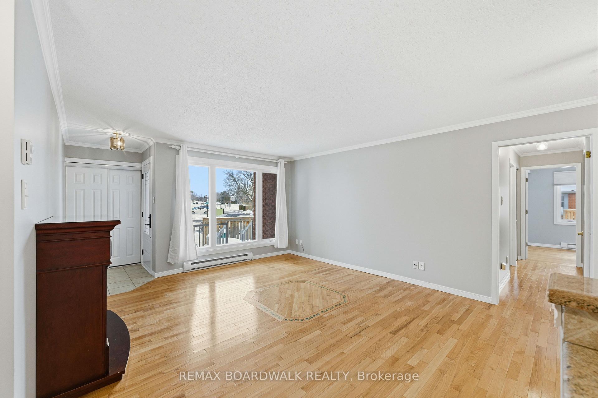 Photo 9 of Unit 106, 1760 Cabaret Lane, Ottawa, Fallingbrook/Pineridge — HOMEH