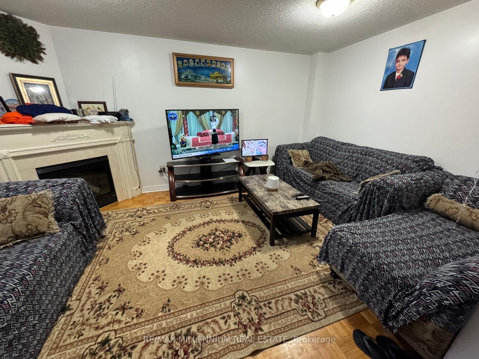 Photo 3 of 49 Eastbrook Way, Brampton, Bram East — HOMEH