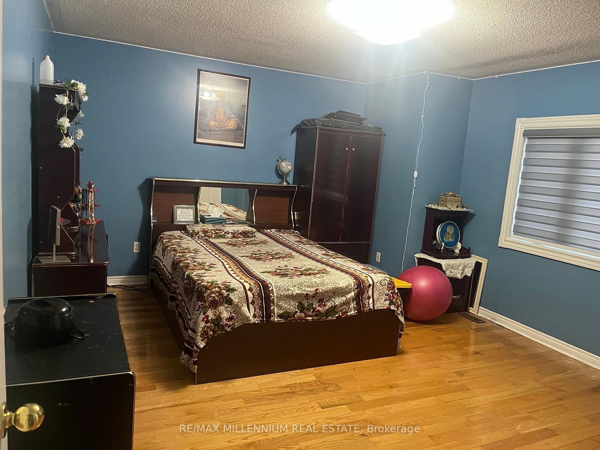 Photo 7 of 49 Eastbrook Way, Brampton, Bram East — HOMEH