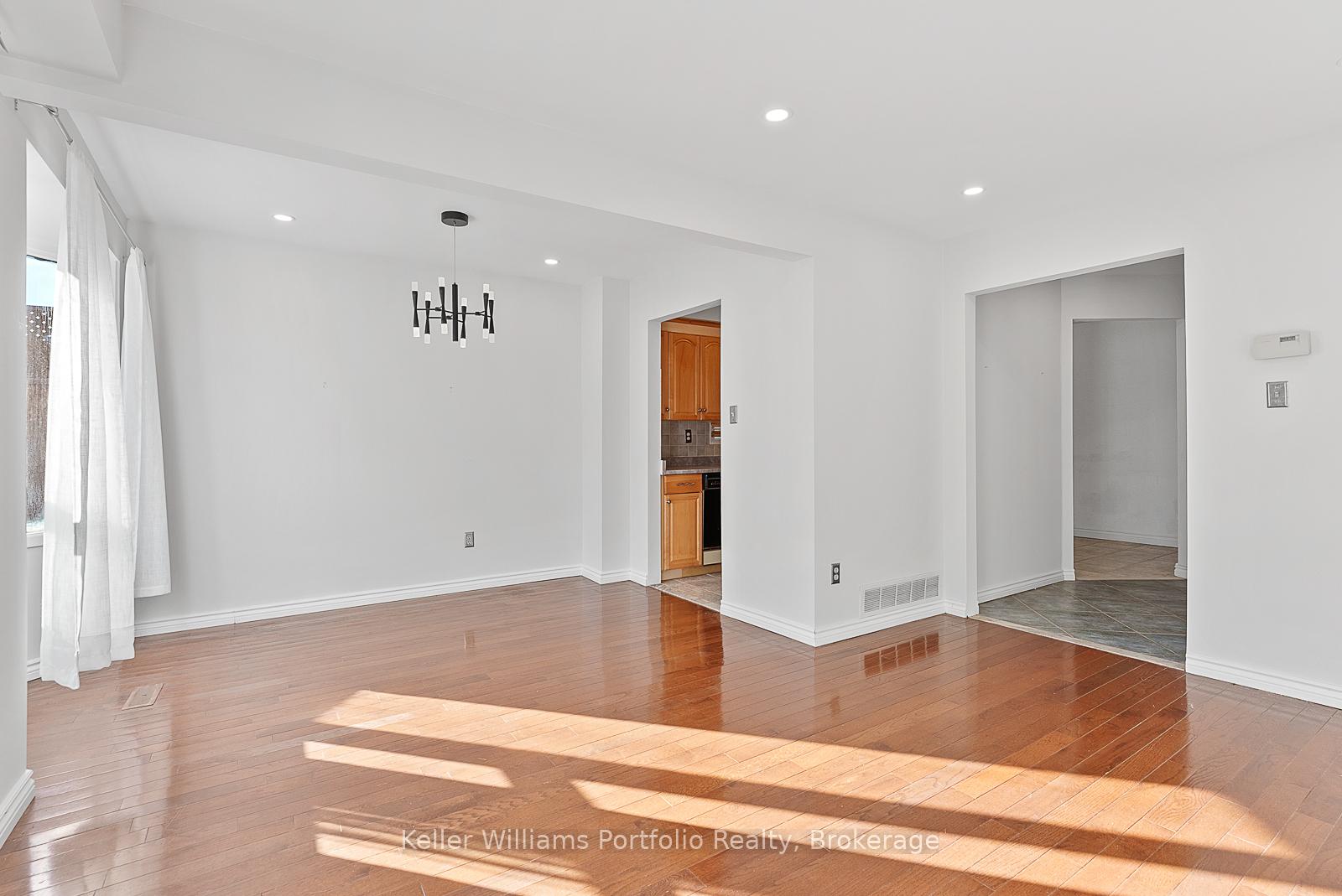 Photo 7 of 1654 Mcbrady Crescent, Pickering, Brock Ridge — HOMEH