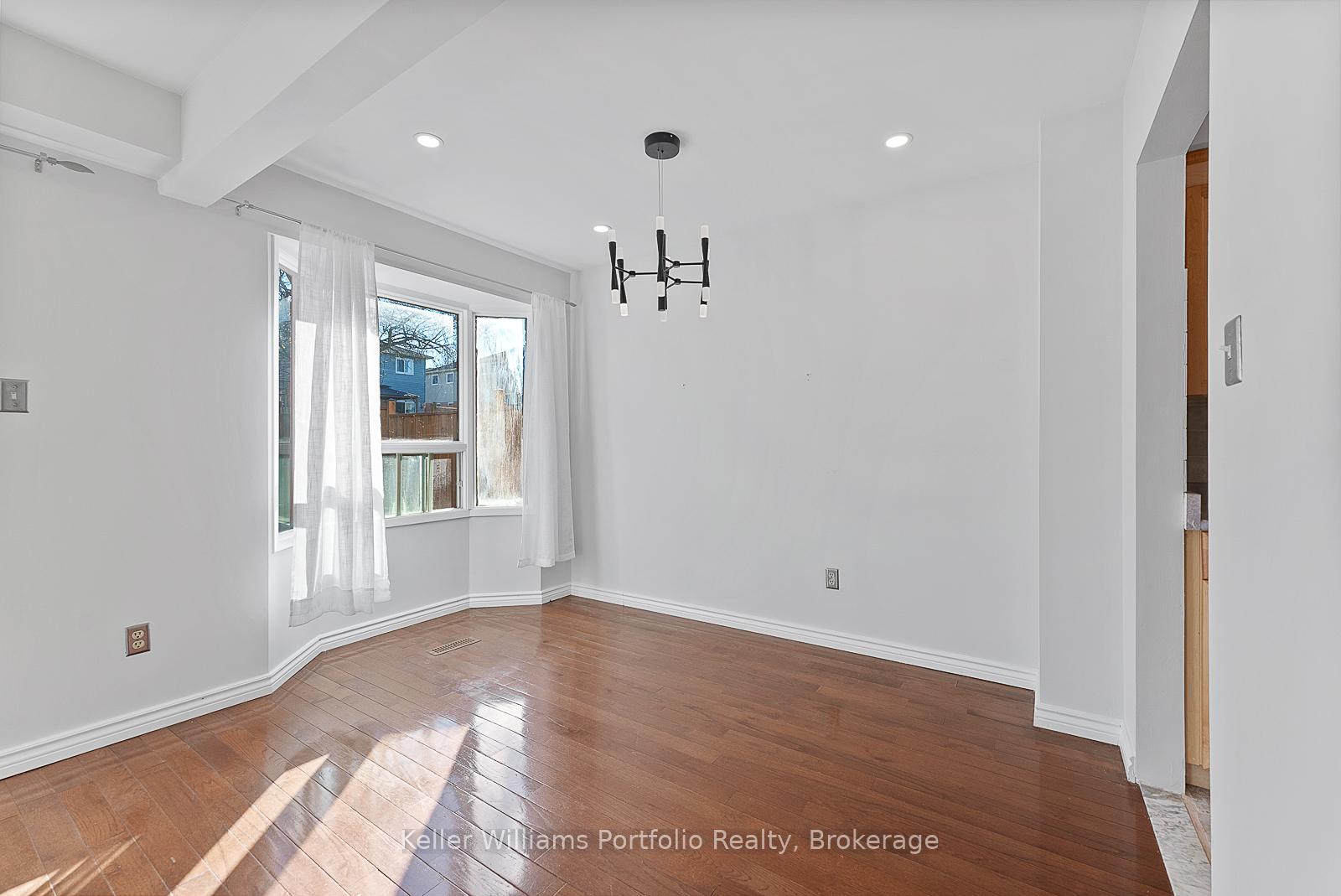 Photo 10 of 1654 Mcbrady Crescent, Pickering, Brock Ridge — HOMEH