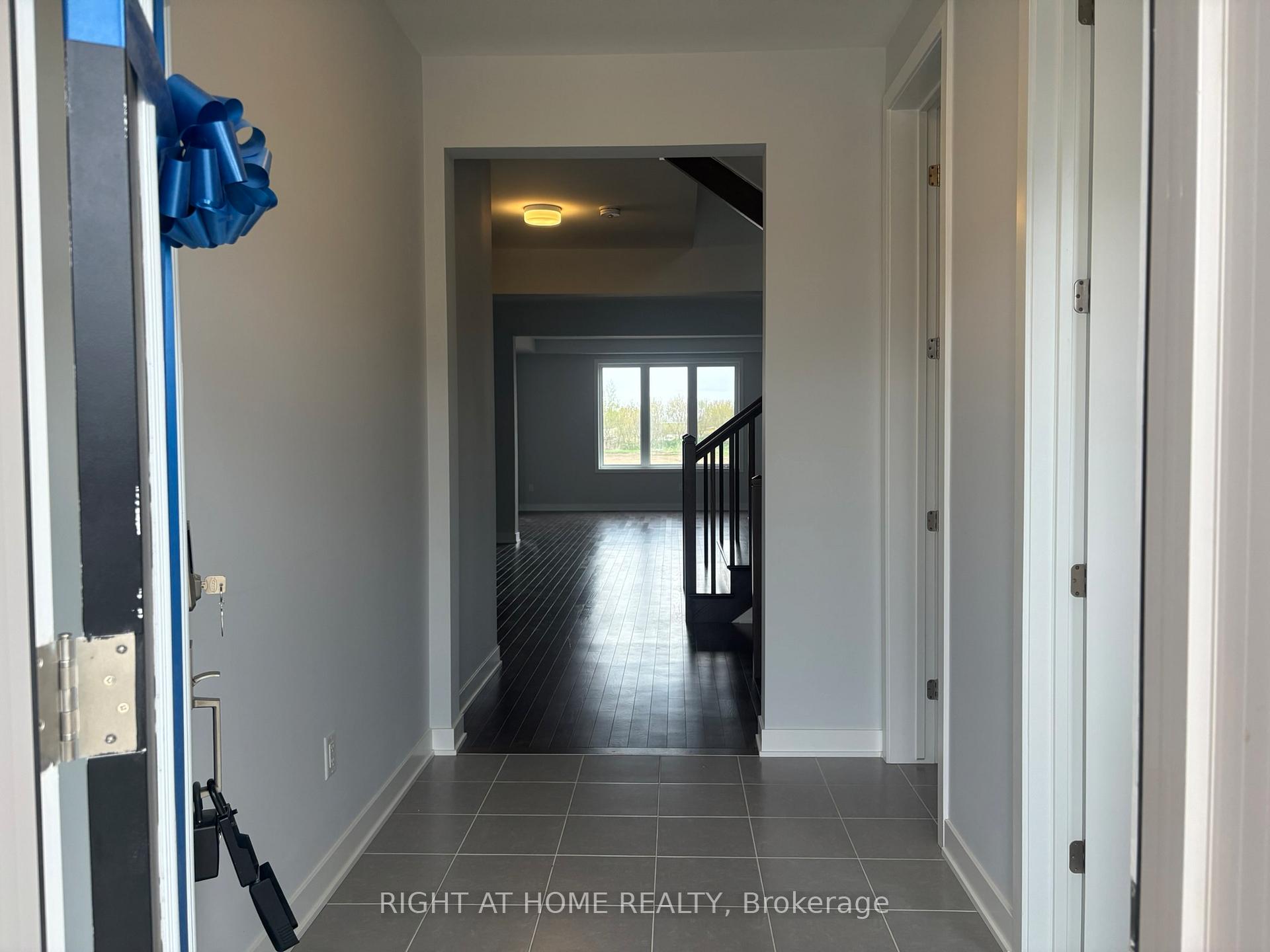 Photo 2 of 641 Bronzo Copper Crescent, Ottawa, Richmond — HOMEH