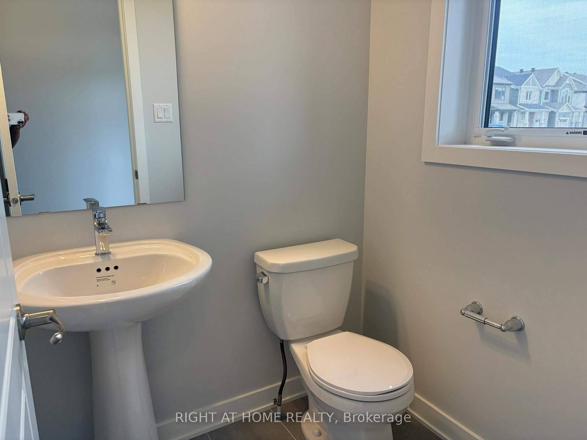 Photo 12 of 641 Bronzo Copper Crescent, Ottawa, Richmond — HOMEH