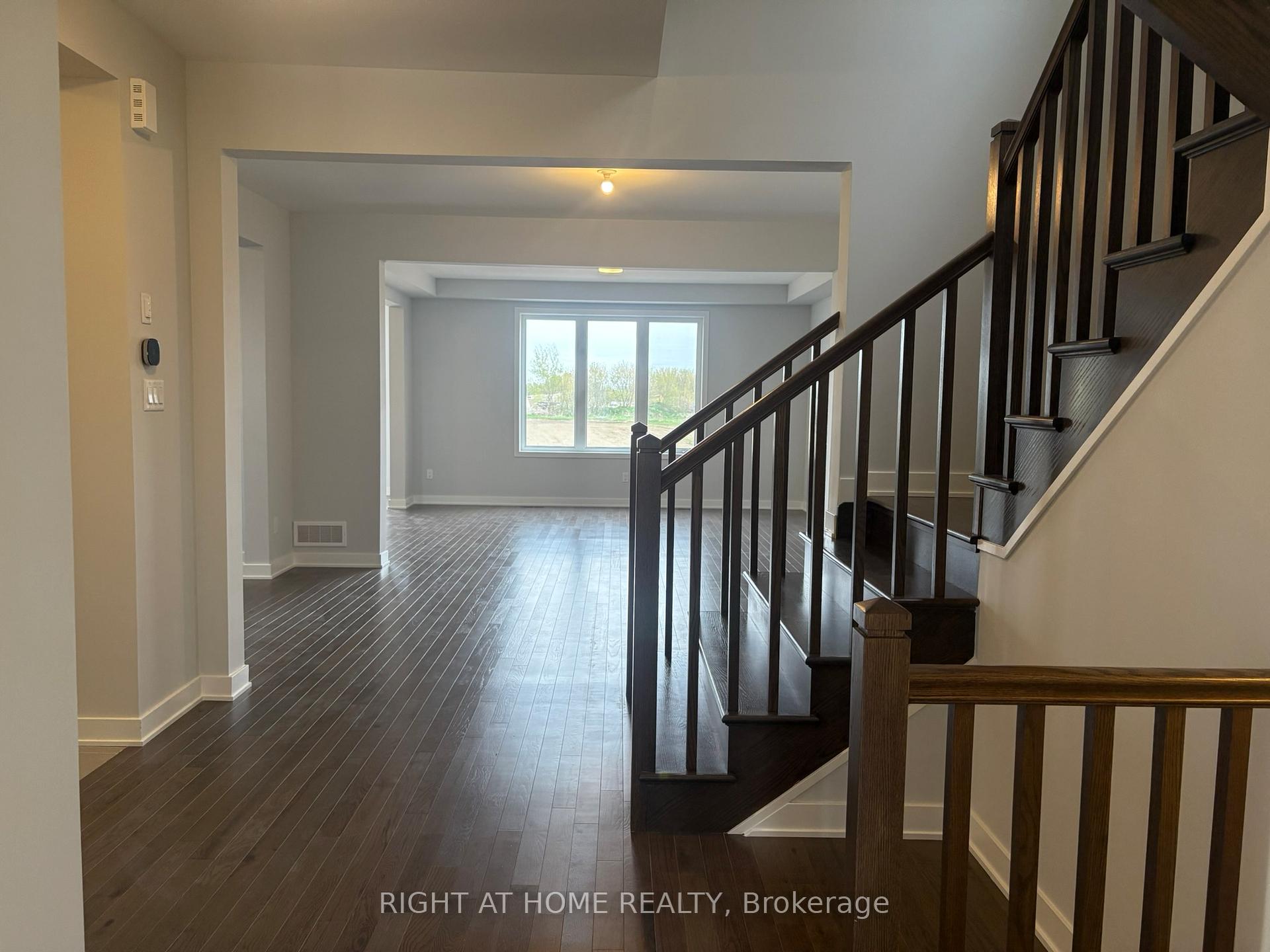 Photo 10 of 641 Bronzo Copper Crescent, Ottawa, Richmond — HOMEH