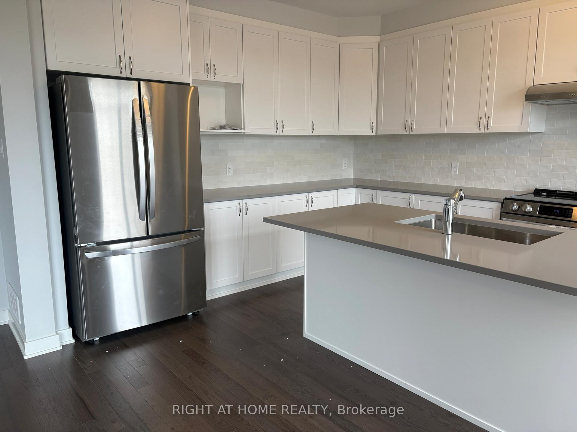 Photo 15 of 641 Bronzo Copper Crescent, Ottawa, Richmond — HOMEH