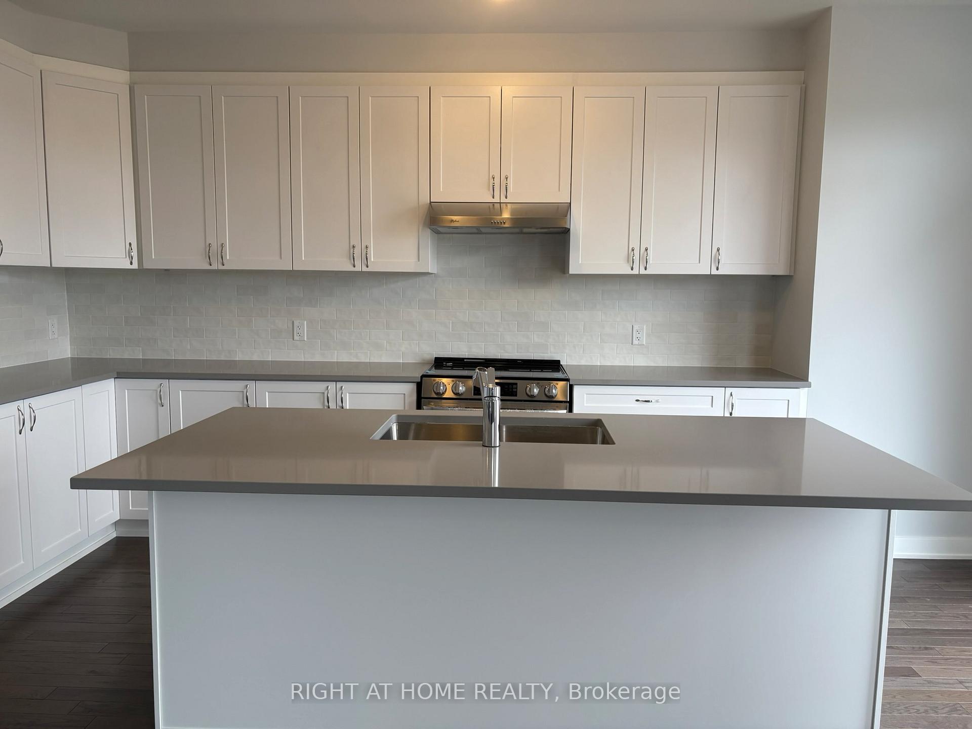Photo 17 of 641 Bronzo Copper Crescent, Ottawa, Richmond — HOMEH