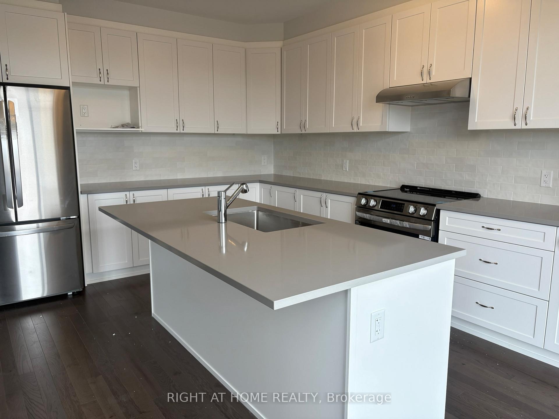 Photo 21 of 641 Bronzo Copper Crescent, Ottawa, Richmond — HOMEH