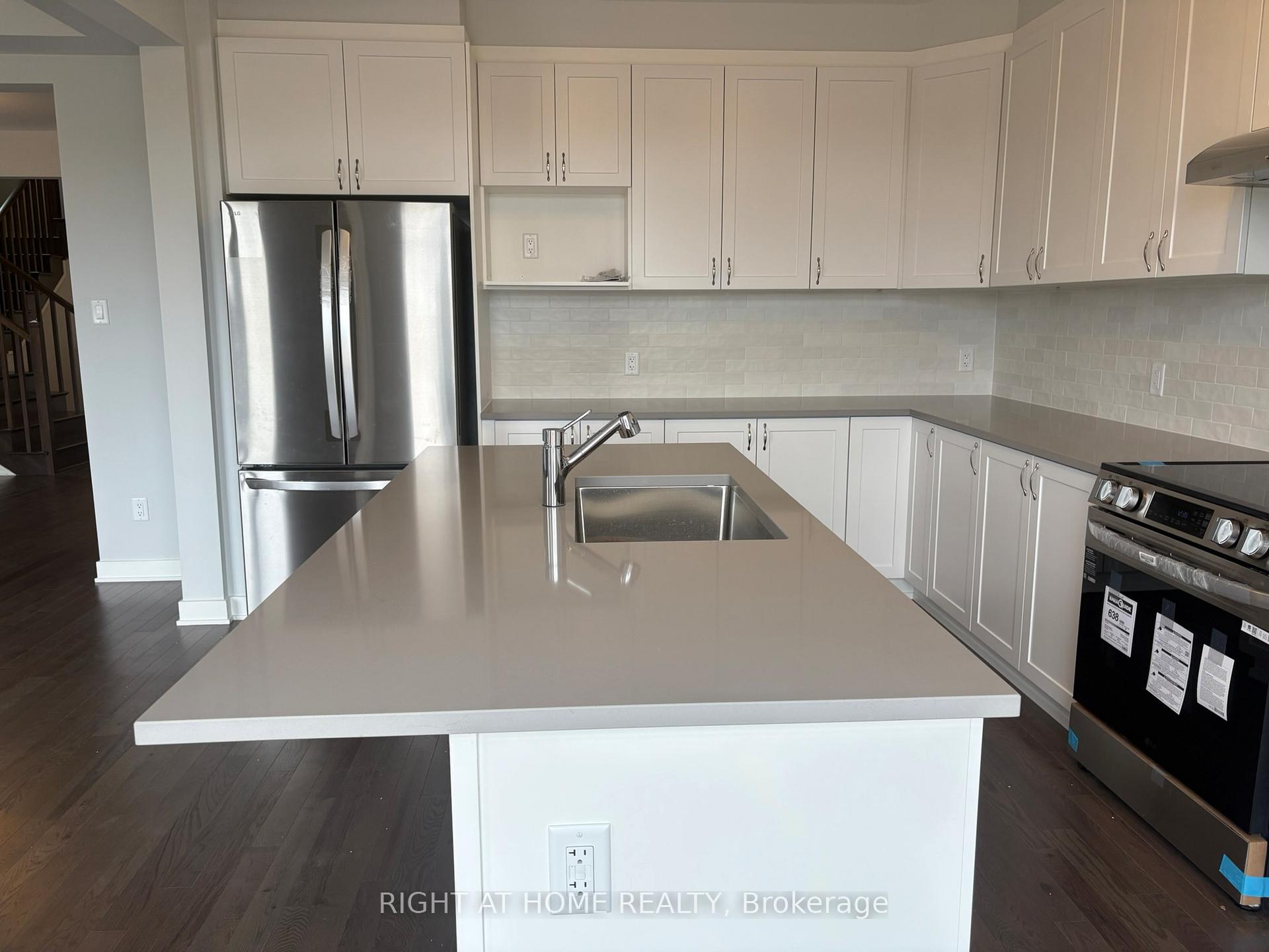 Photo 30 of 641 Bronzo Copper Crescent, Ottawa, Richmond — HOMEH
