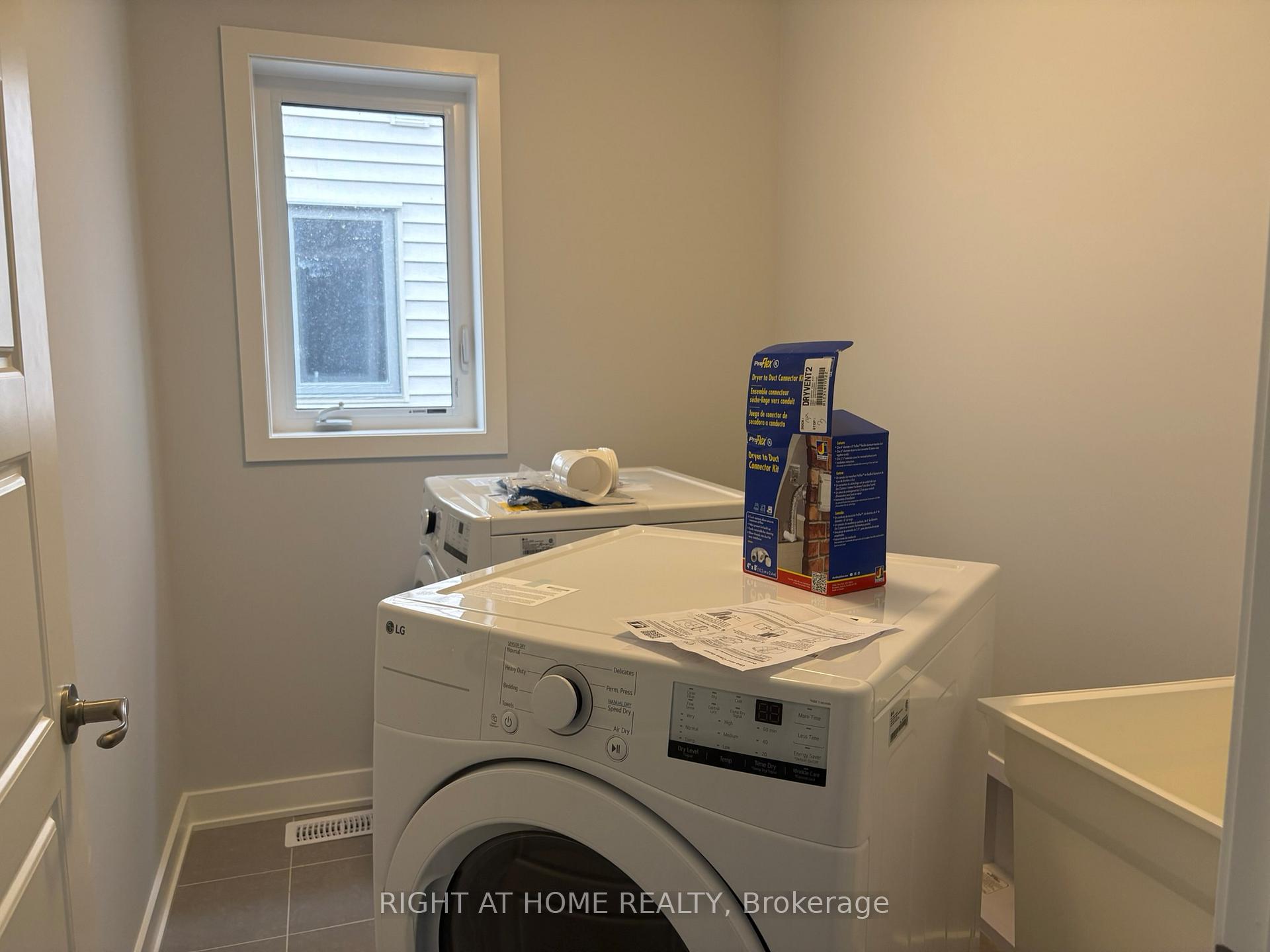 Photo 35 of 641 Bronzo Copper Crescent, Ottawa, Richmond — HOMEH