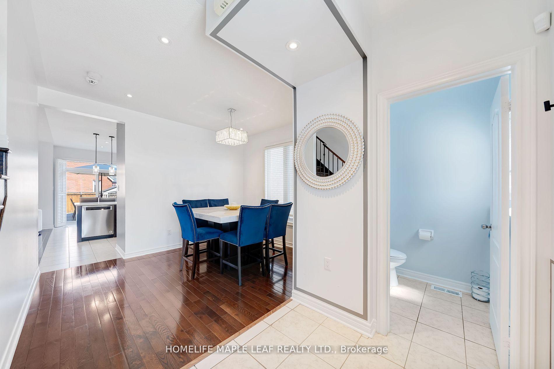 Photo 3 of 39 Snapdragon Square, Brampton, Bram East — HOMEH