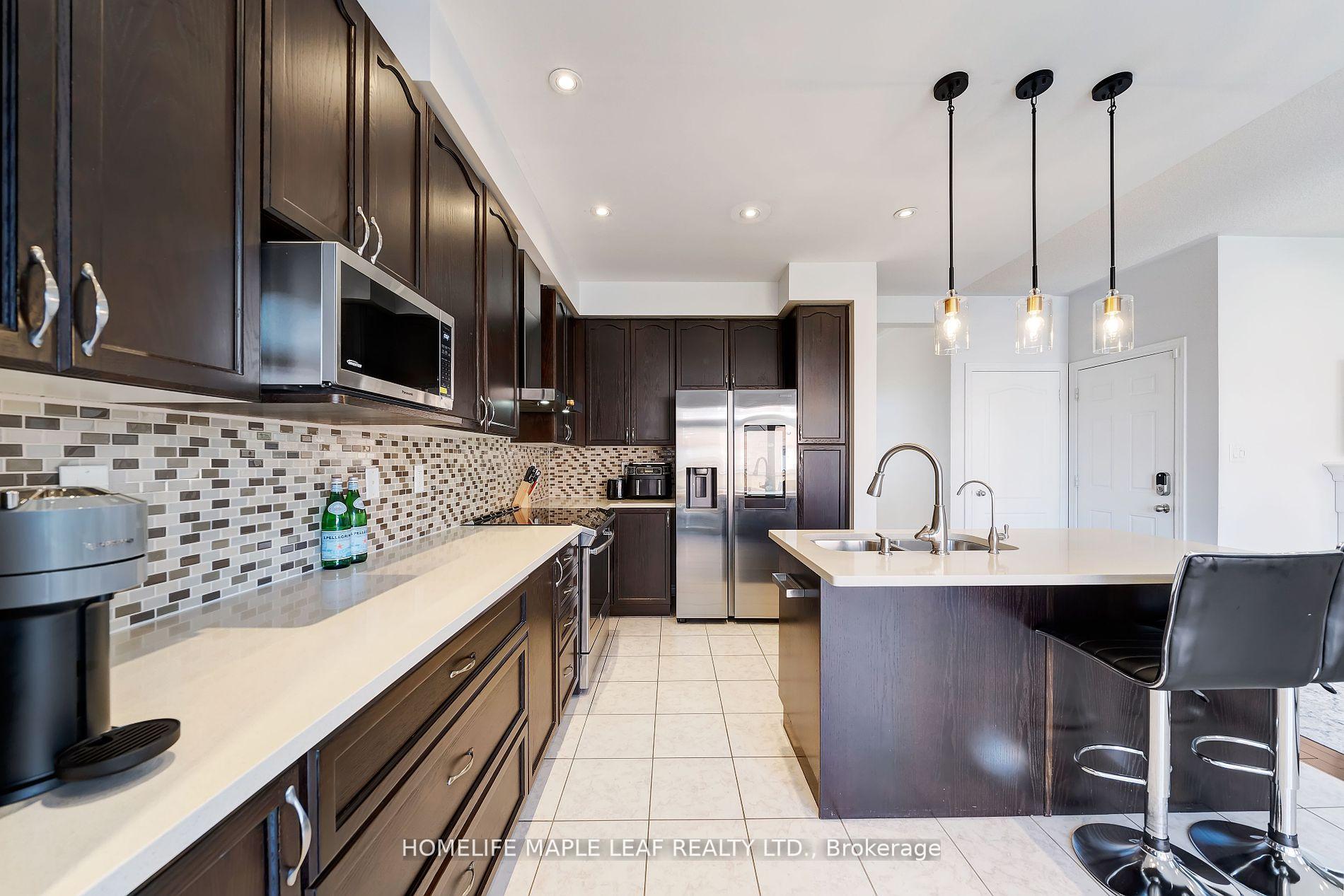 Photo 23 of 39 Snapdragon Square, Brampton, Bram East — HOMEH