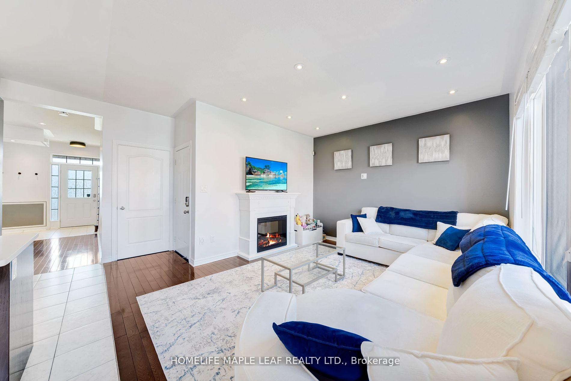 Photo 7 of 39 Snapdragon Square, Brampton, Bram East — HOMEH