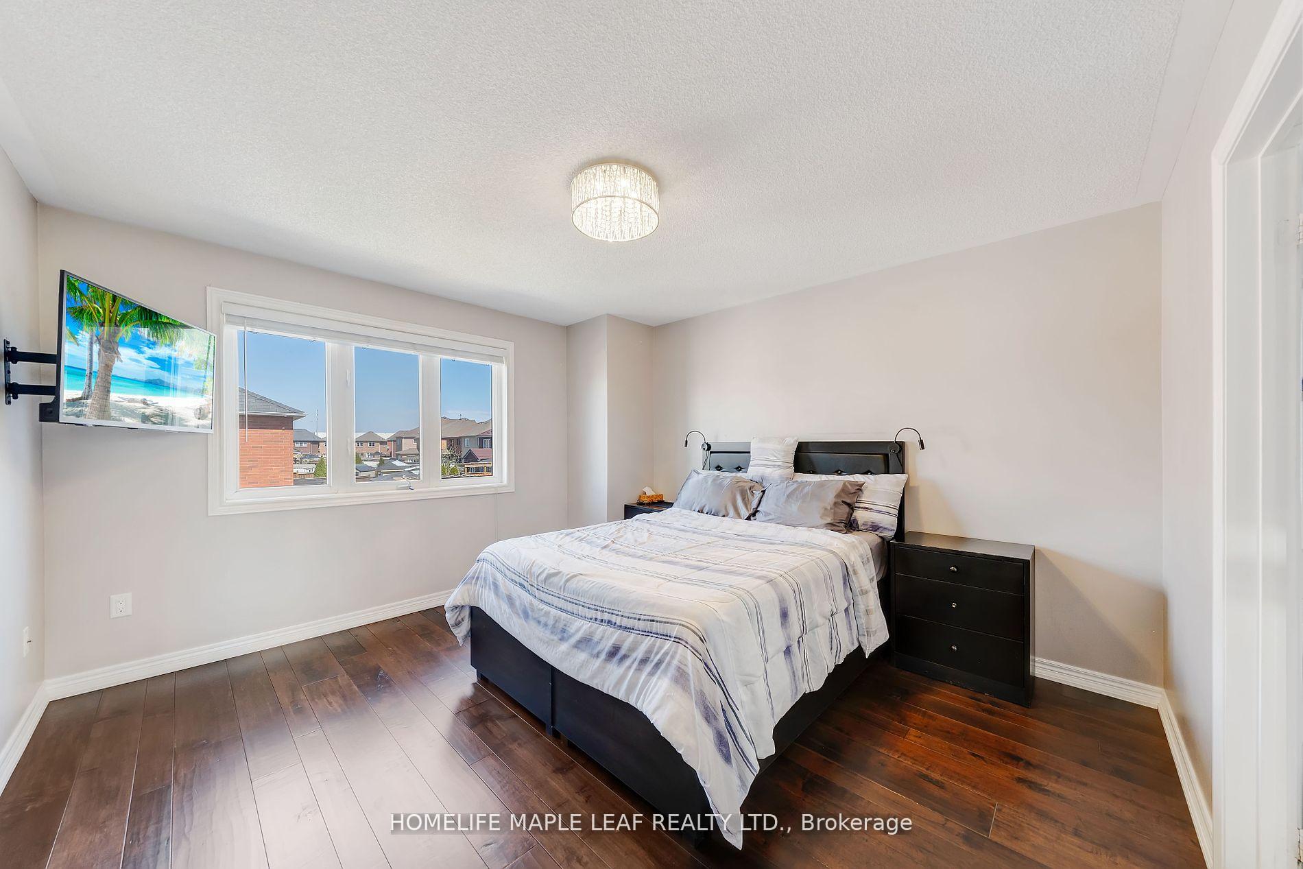 Photo 11 of 39 Snapdragon Square, Brampton, Bram East — HOMEH