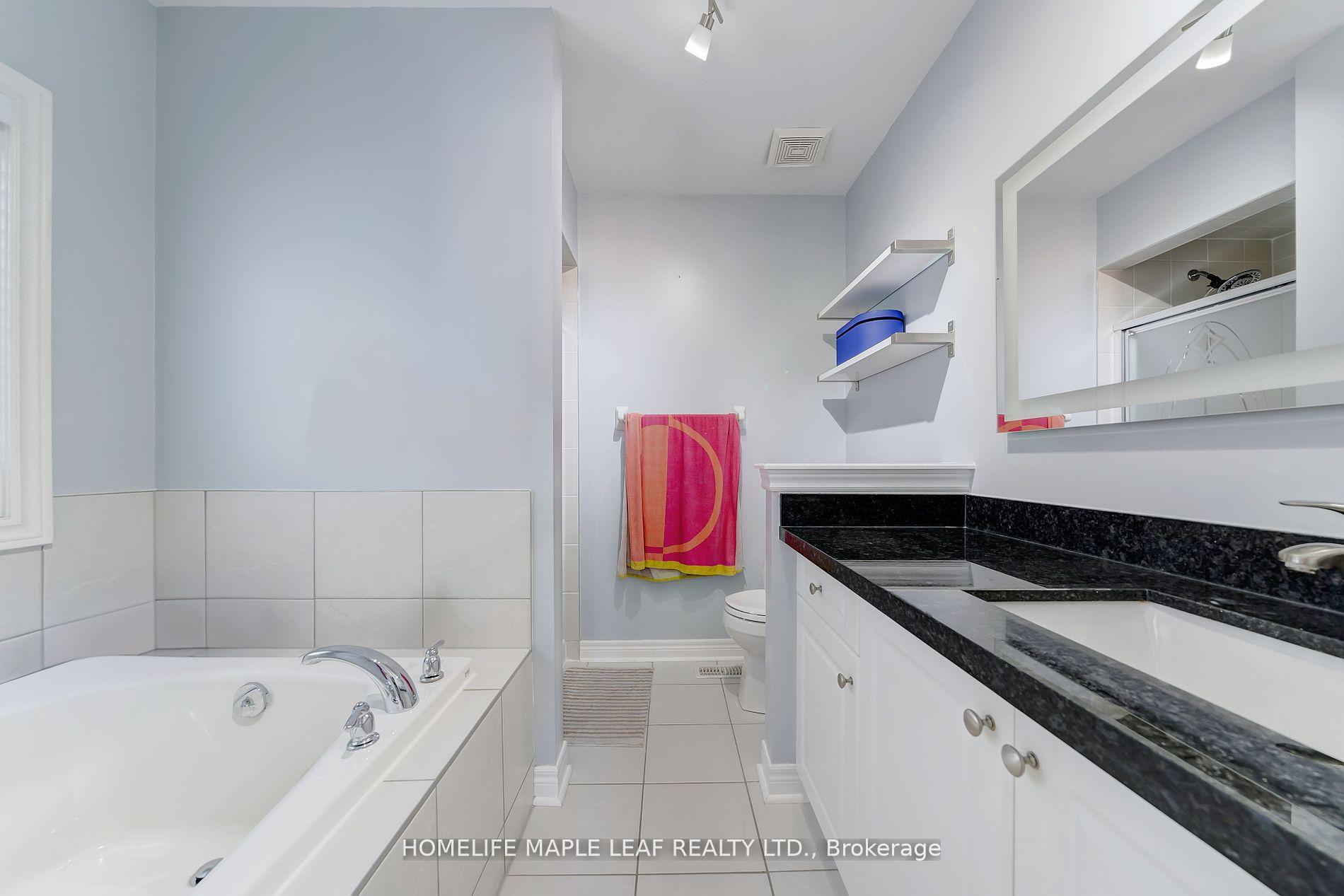 Photo 13 of 39 Snapdragon Square, Brampton, Bram East — HOMEH