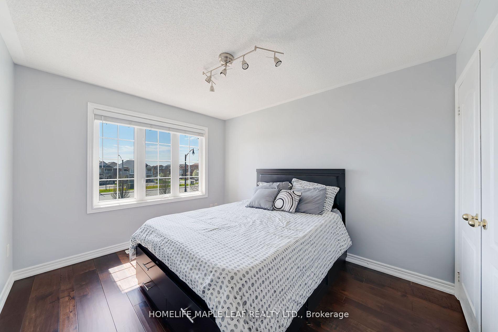 Photo 26 of 39 Snapdragon Square, Brampton, Bram East — HOMEH