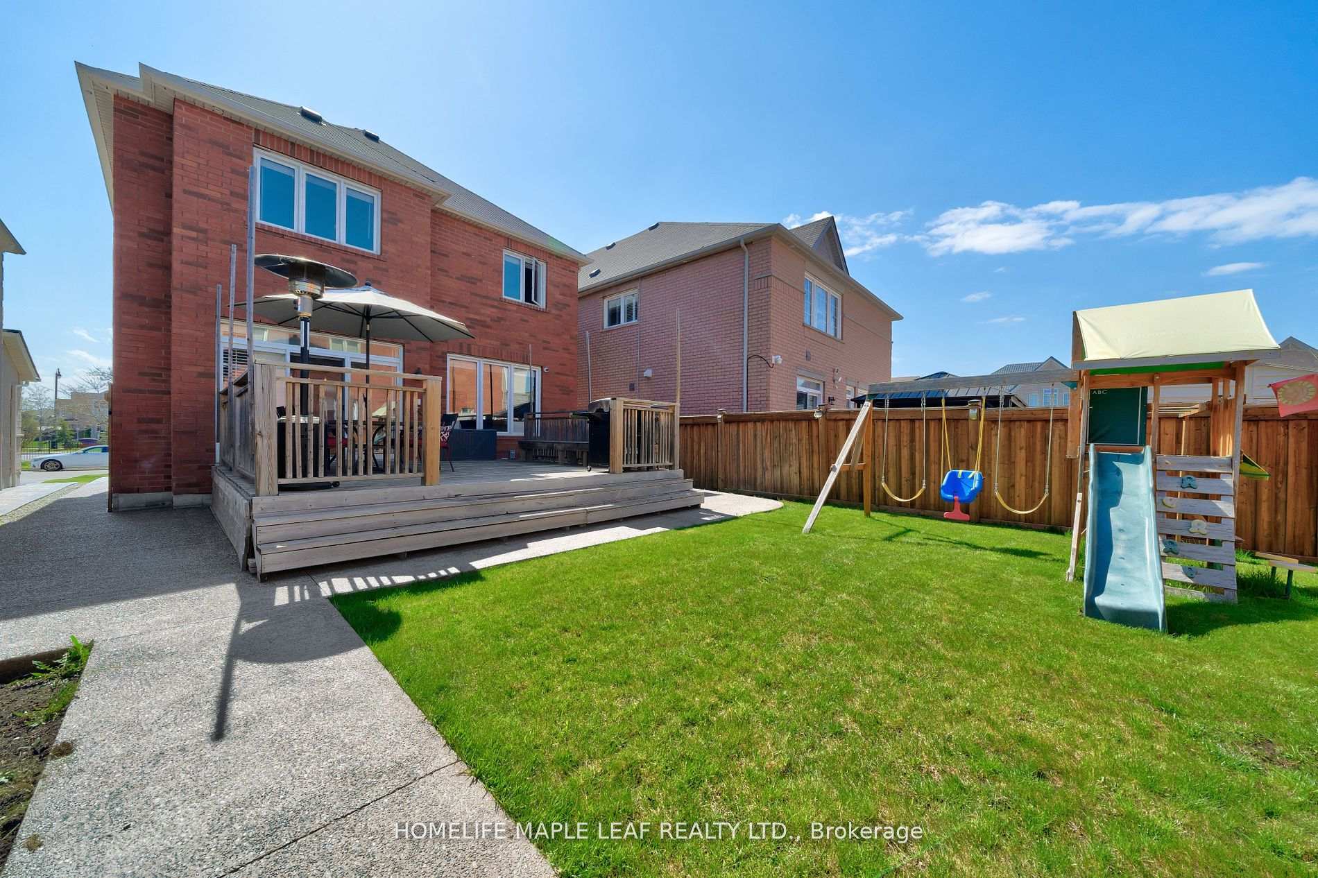 Photo 20 of 39 Snapdragon Square, Brampton, Bram East — HOMEH