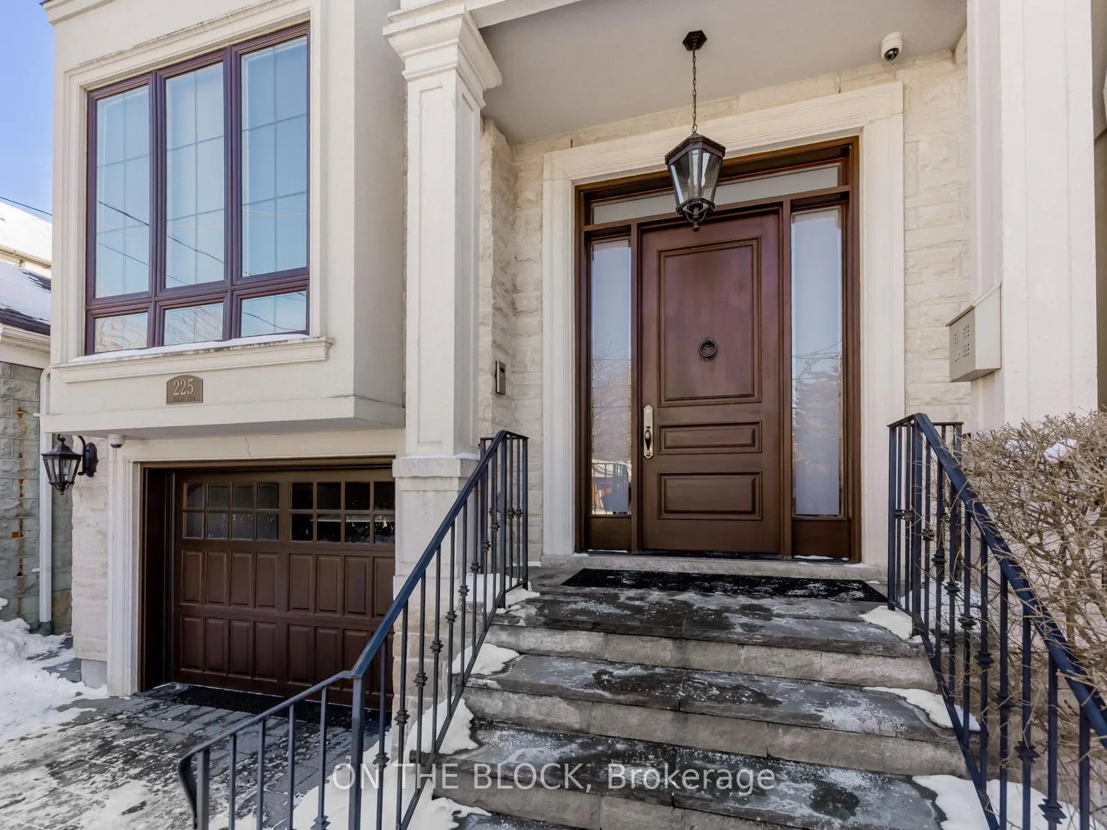 Photo 2 of 225 Joicey Boulevard, Toronto, Bedford Park-Nortown — HOMEH