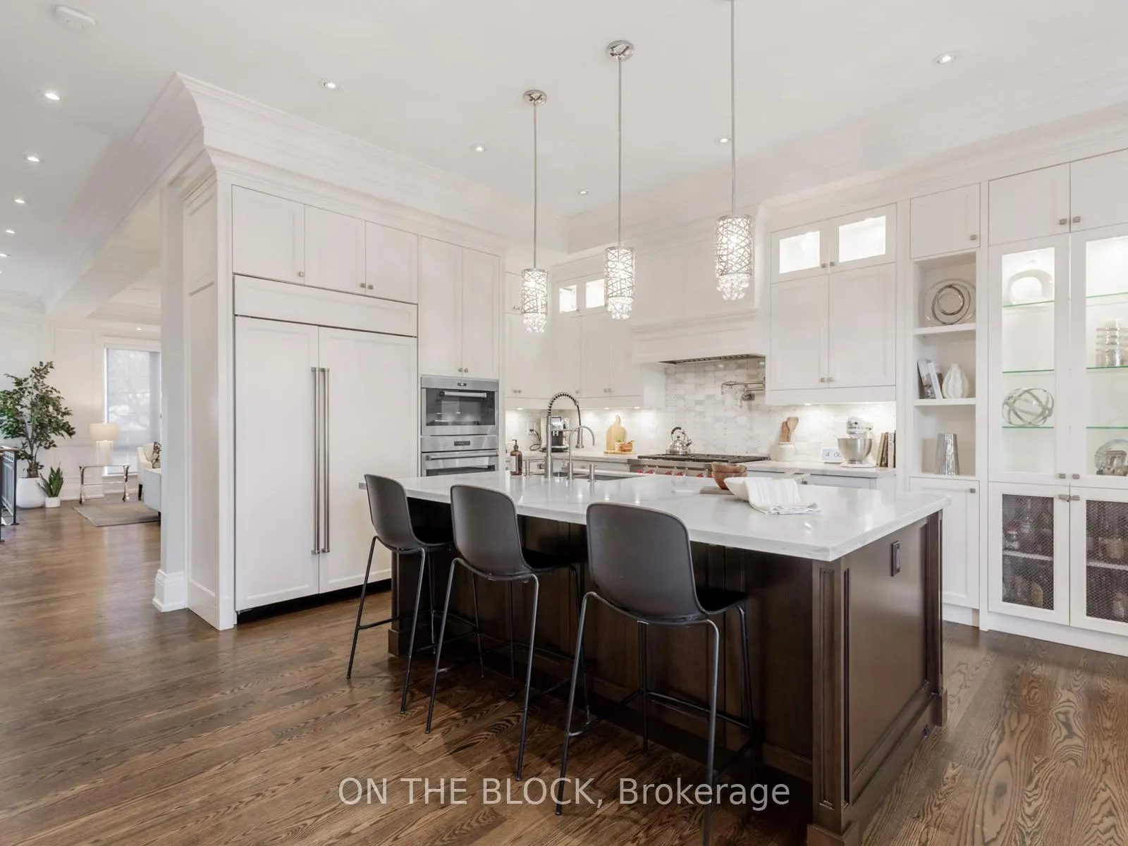 Photo 8 of 225 Joicey Boulevard, Toronto, Bedford Park-Nortown — HOMEH