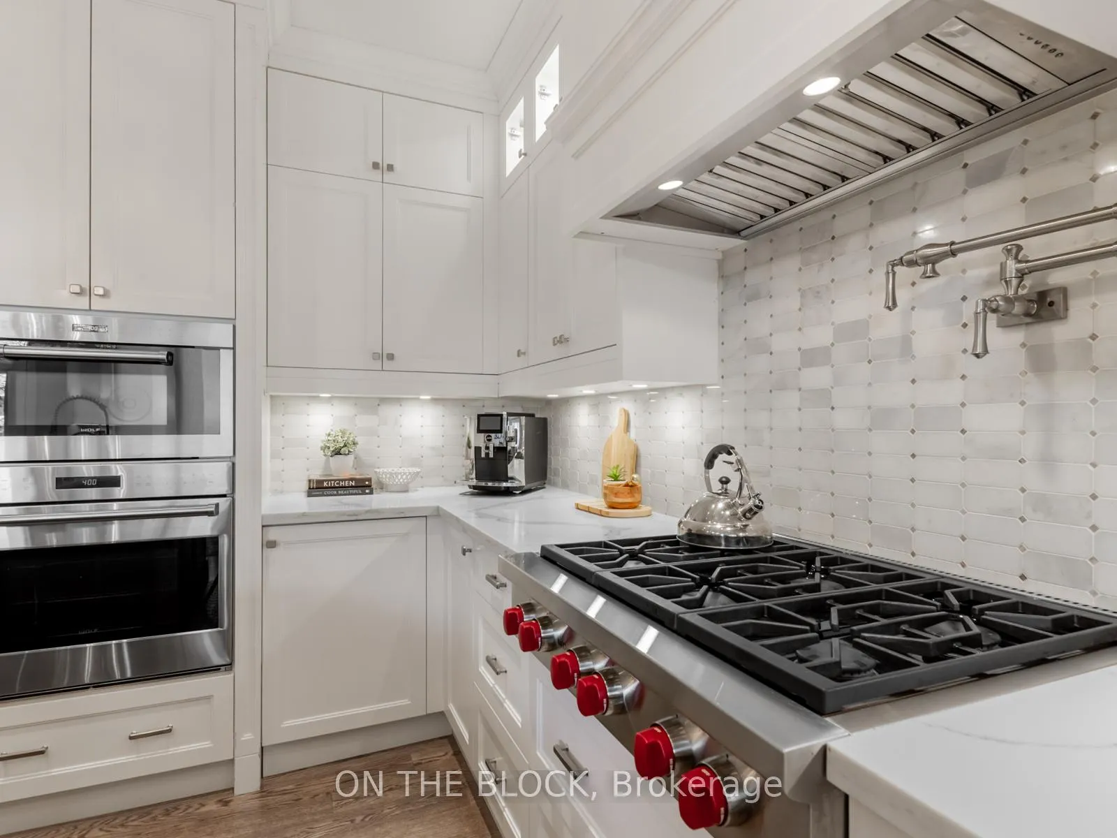 Photo 10 of 225 Joicey Boulevard, Toronto, Bedford Park-Nortown — HOMEH
