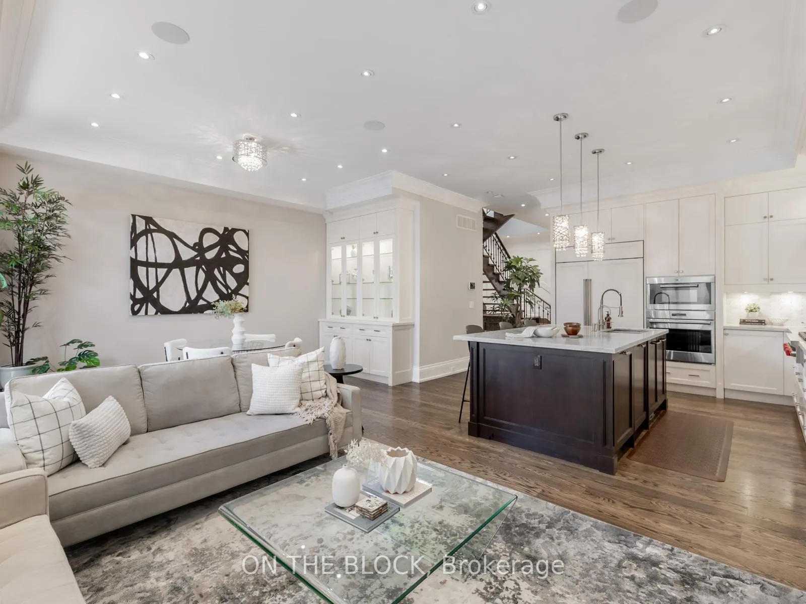 Photo 16 of 225 Joicey Boulevard, Toronto, Bedford Park-Nortown — HOMEH