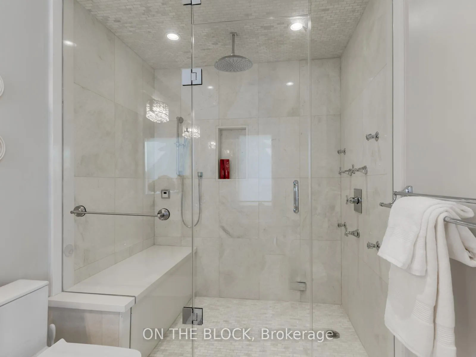 Photo 23 of 225 Joicey Boulevard, Toronto, Bedford Park-Nortown — HOMEH