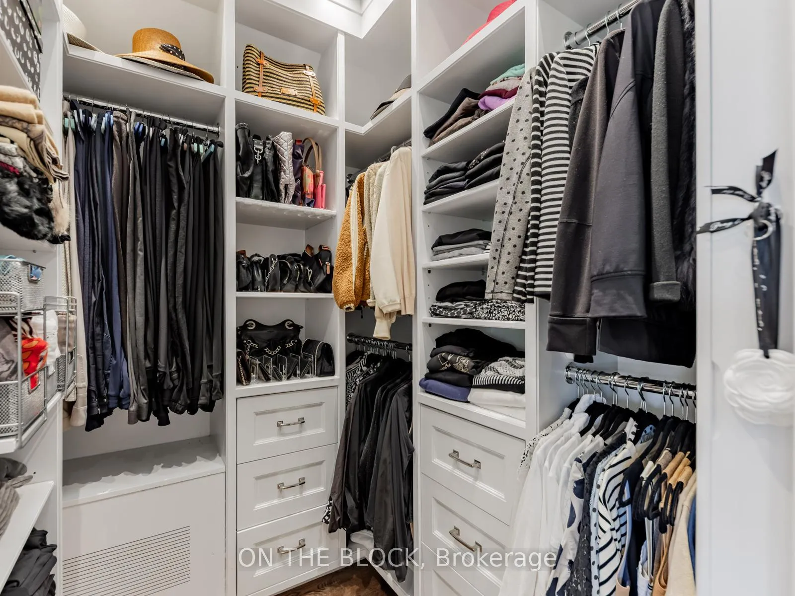 Photo 24 of 225 Joicey Boulevard, Toronto, Bedford Park-Nortown — HOMEH