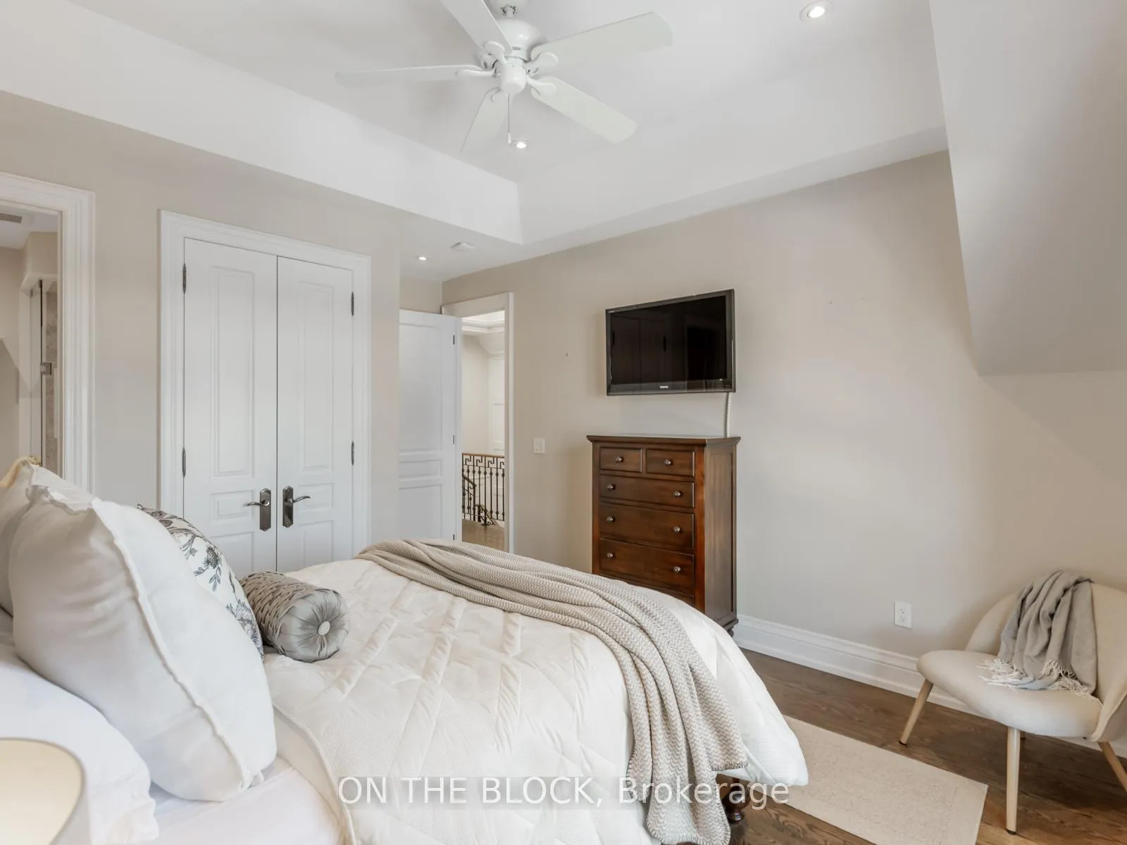 Photo 26 of 225 Joicey Boulevard, Toronto, Bedford Park-Nortown — HOMEH