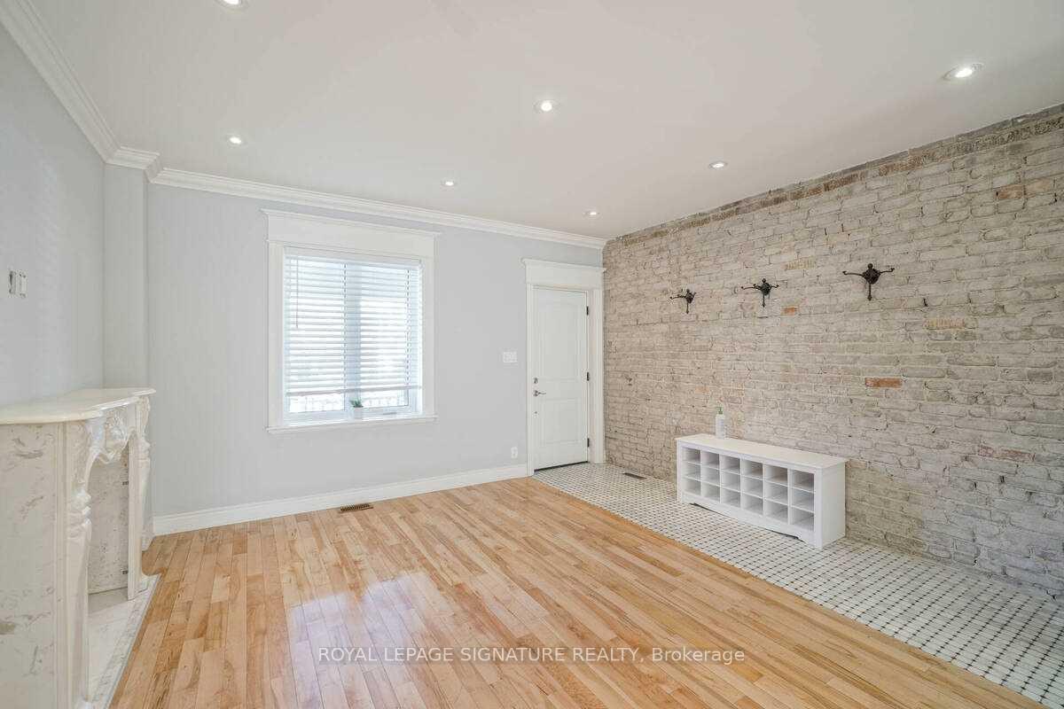 Photo 5 of 2079 Gerrard Street E, Toronto, East End-Danforth — HOMEH