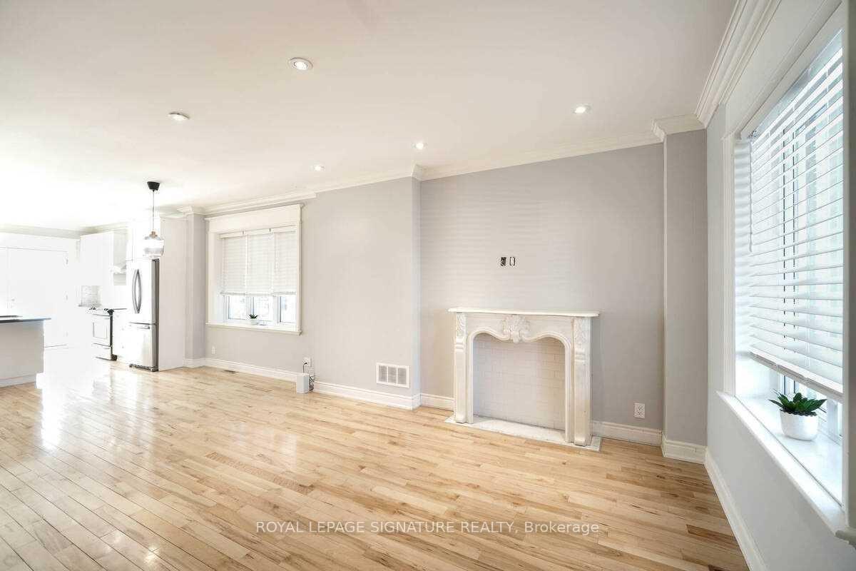 Photo 8 of 2079 Gerrard Street E, Toronto, East End-Danforth — HOMEH