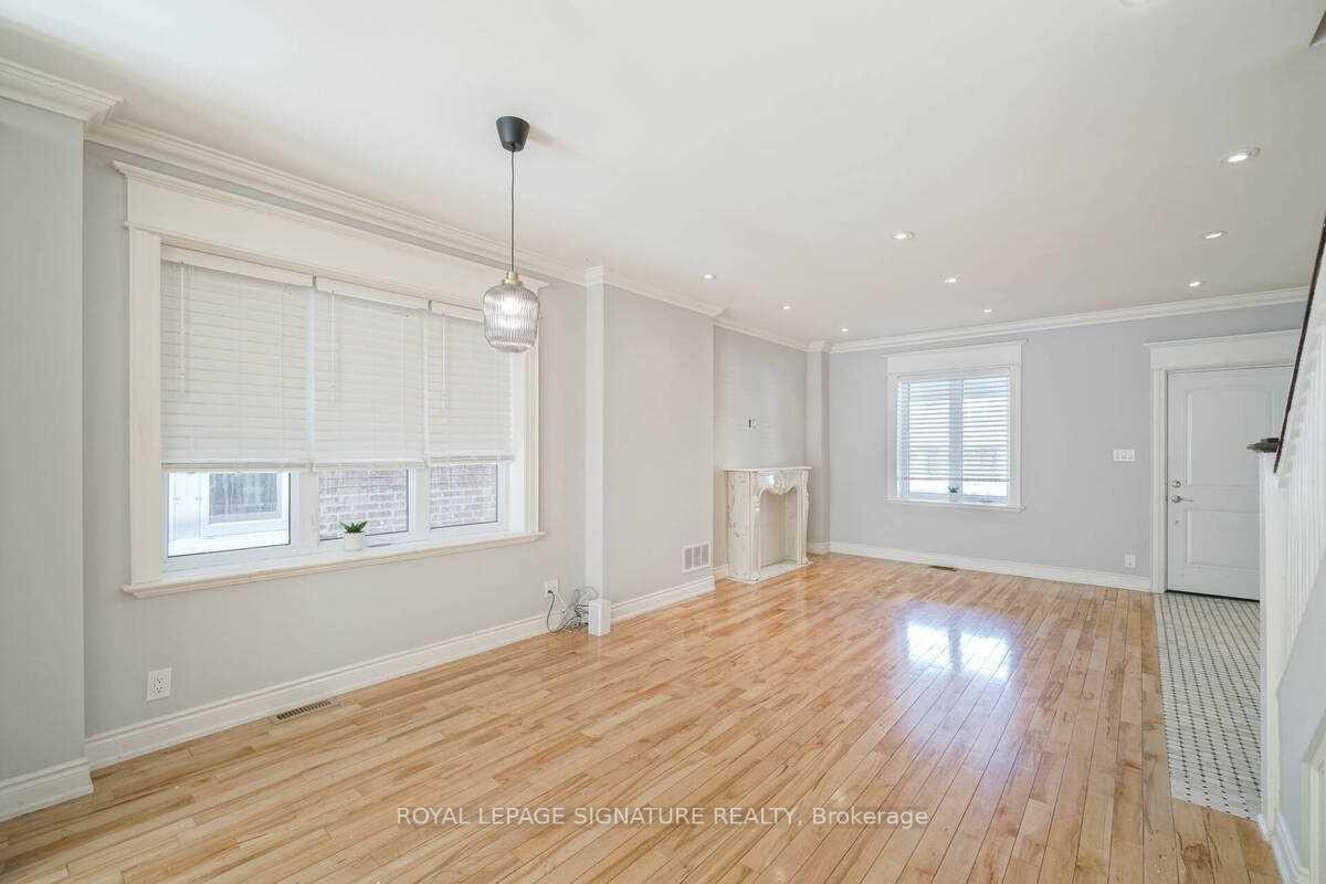 Photo 9 of 2079 Gerrard Street E, Toronto, East End-Danforth — HOMEH