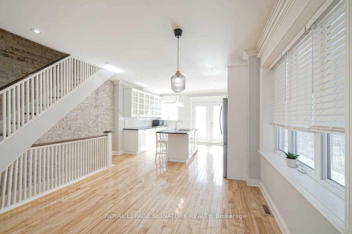 Photo 7 of 2079 Gerrard Street E, Toronto, East End-Danforth — HOMEH