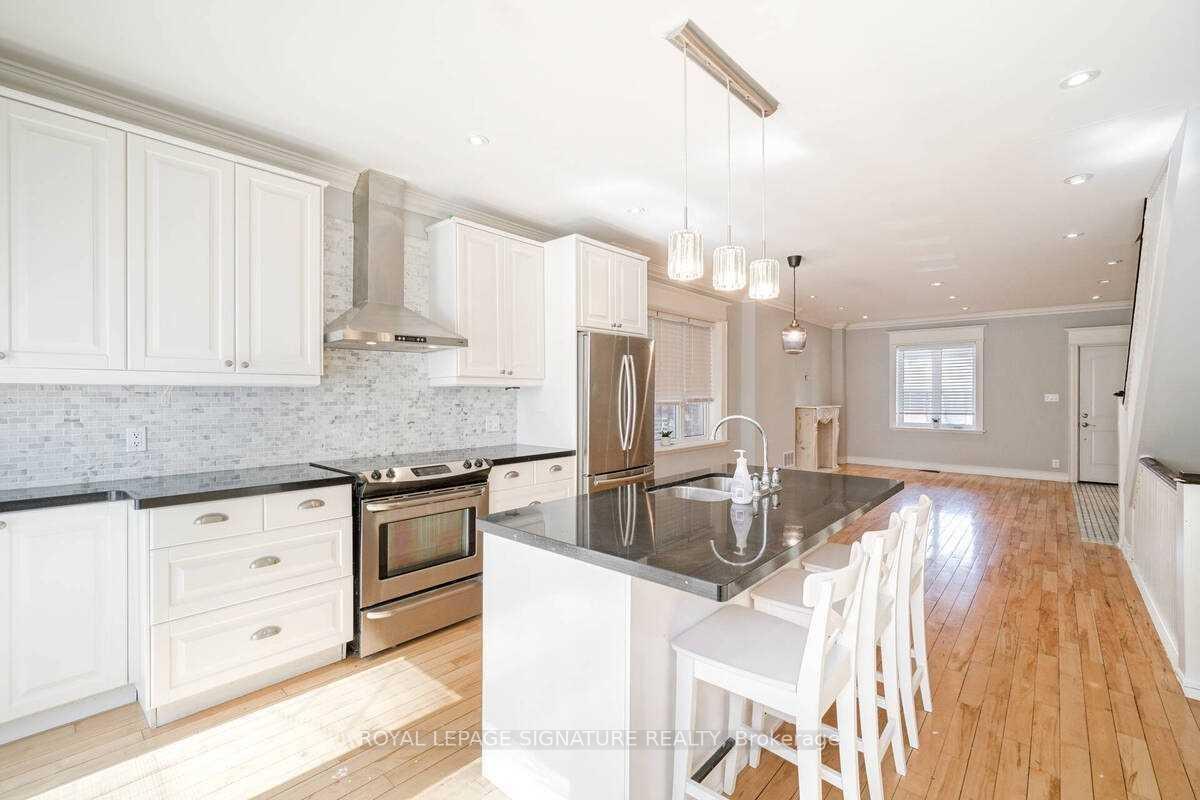 Photo 13 of 2079 Gerrard Street E, Toronto, East End-Danforth — HOMEH