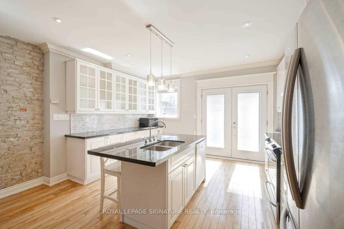 Photo 14 of 2079 Gerrard Street E, Toronto, East End-Danforth — HOMEH