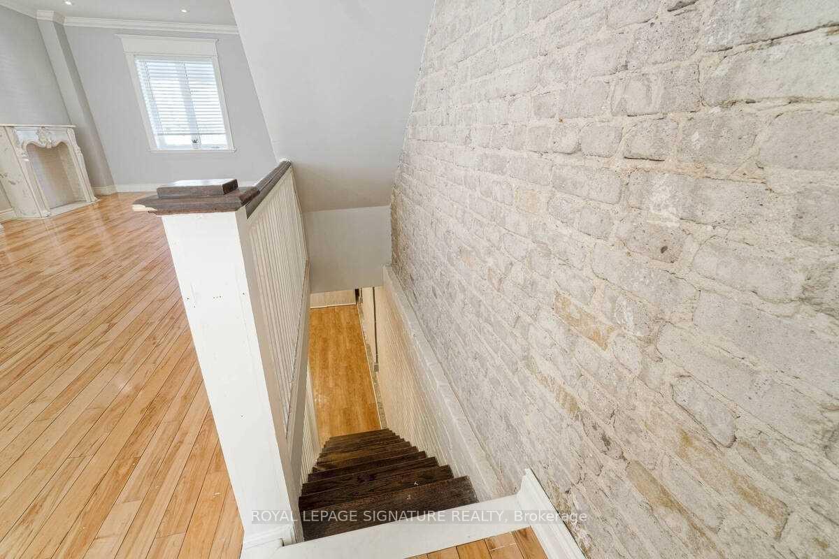 Photo 26 of 2079 Gerrard Street E, Toronto, East End-Danforth — HOMEH