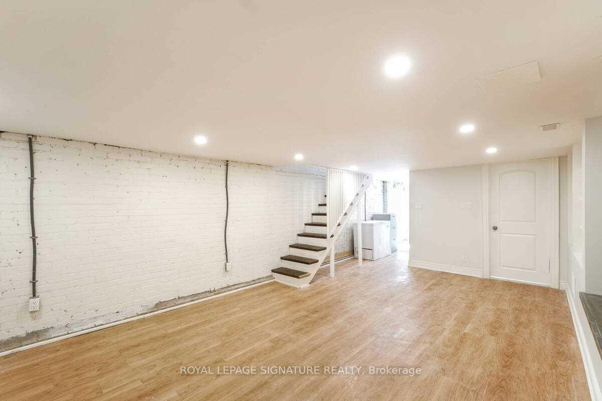 Photo 27 of 2079 Gerrard Street E, Toronto, East End-Danforth — HOMEH