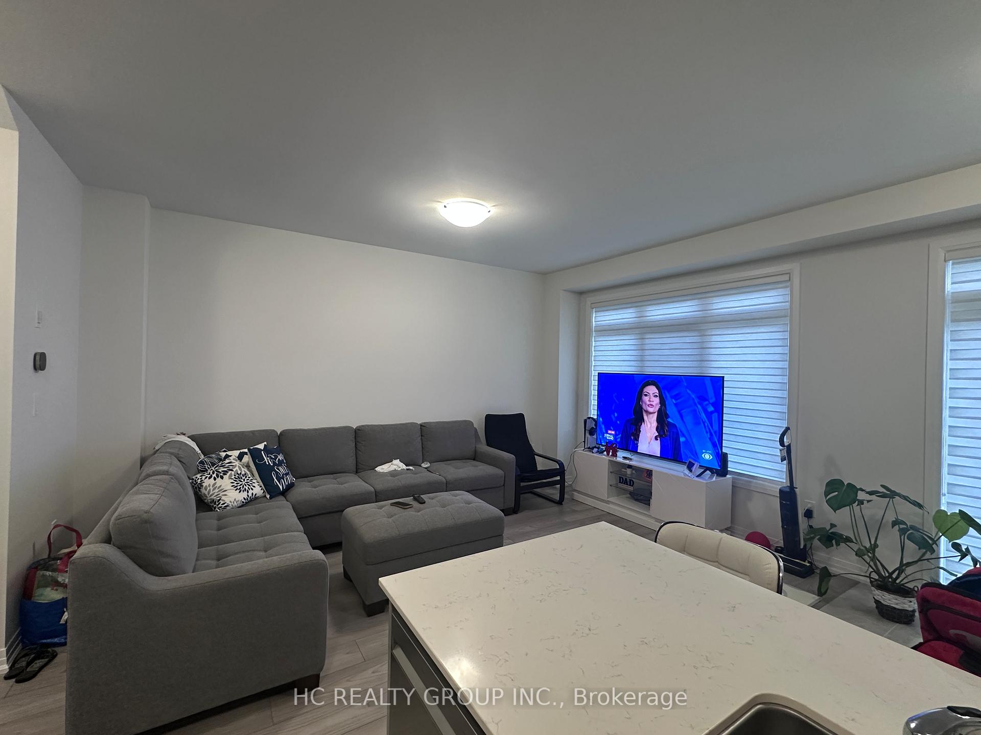 Photo 4 of 1018 Valhalla Terrace, Pickering, Rural Pickering — HOMEH