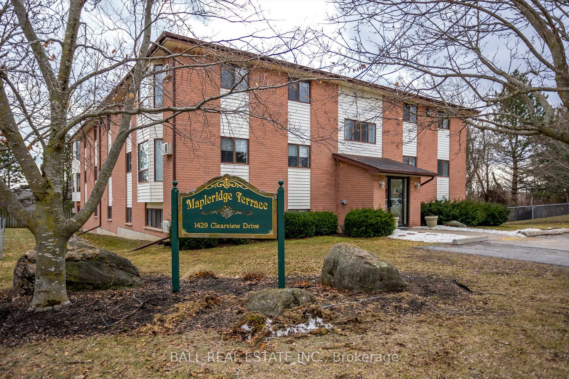 Photo 1 of Unit 304, 1429 Clearview Drive, Peterborough, Monaghan Ward 2 — HOMEH