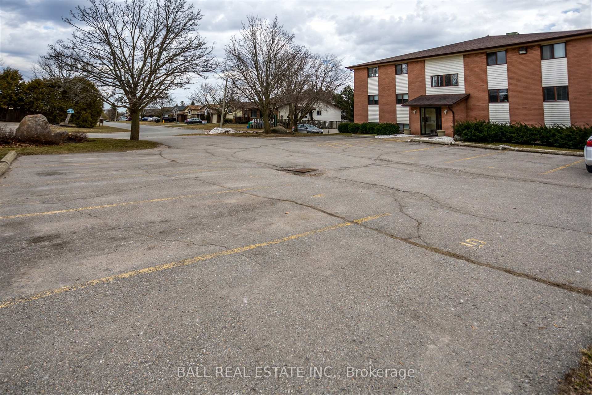 Photo 22 of Unit 304, 1429 Clearview Drive, Peterborough, Monaghan Ward 2 — HOMEH