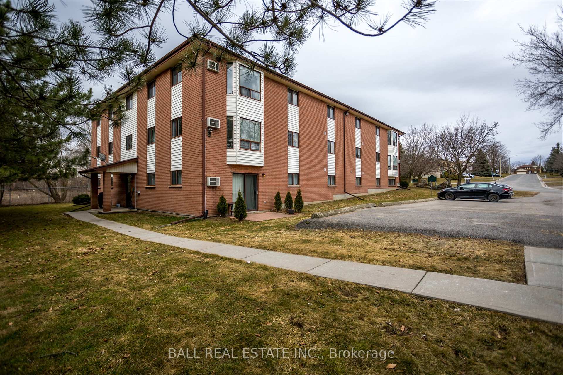 Photo 32 of Unit 304, 1429 Clearview Drive, Peterborough, Monaghan Ward 2 — HOMEH
