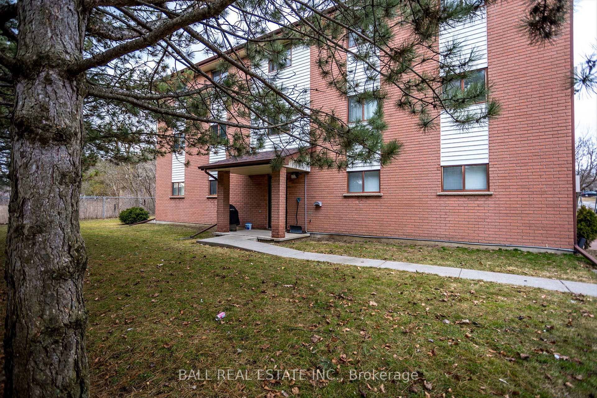 Photo 34 of Unit 304, 1429 Clearview Drive, Peterborough, Monaghan Ward 2 — HOMEH