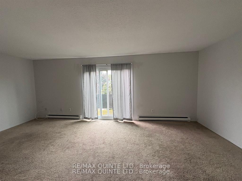 Photo 5 of Unit 5, 29 McNichol Avenue, Quinte West, Trenton Ward — HOMEH