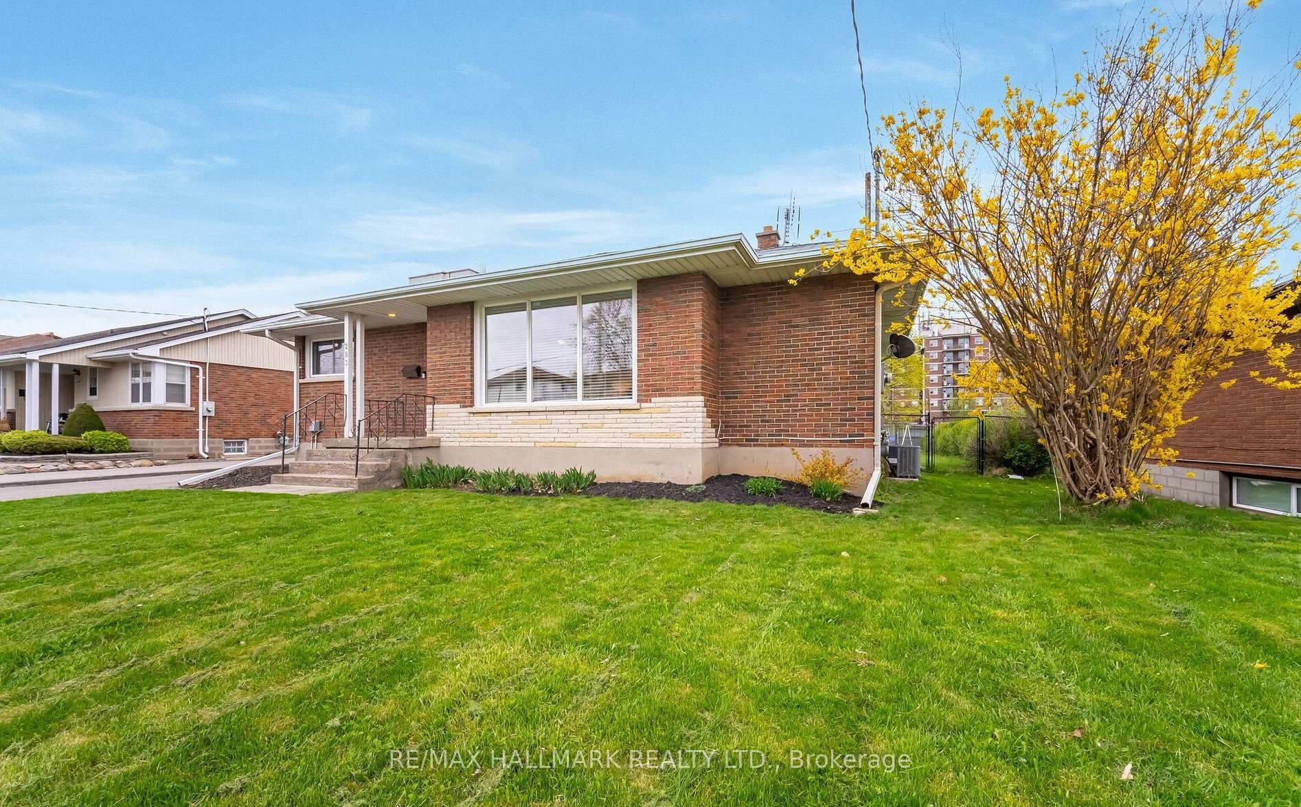 Photo 7 of Unit -MAIN LEVEL, 283 Porter Street, Oshawa, Lakeview — HOMEH